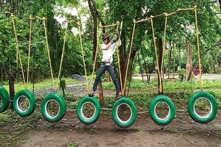 Hanging Tyre Traverse