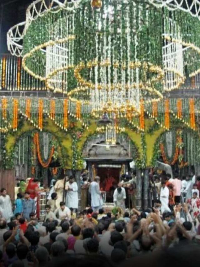 intresting-facts-about-banke-bihari-temple-and-timing-brajdham-farms